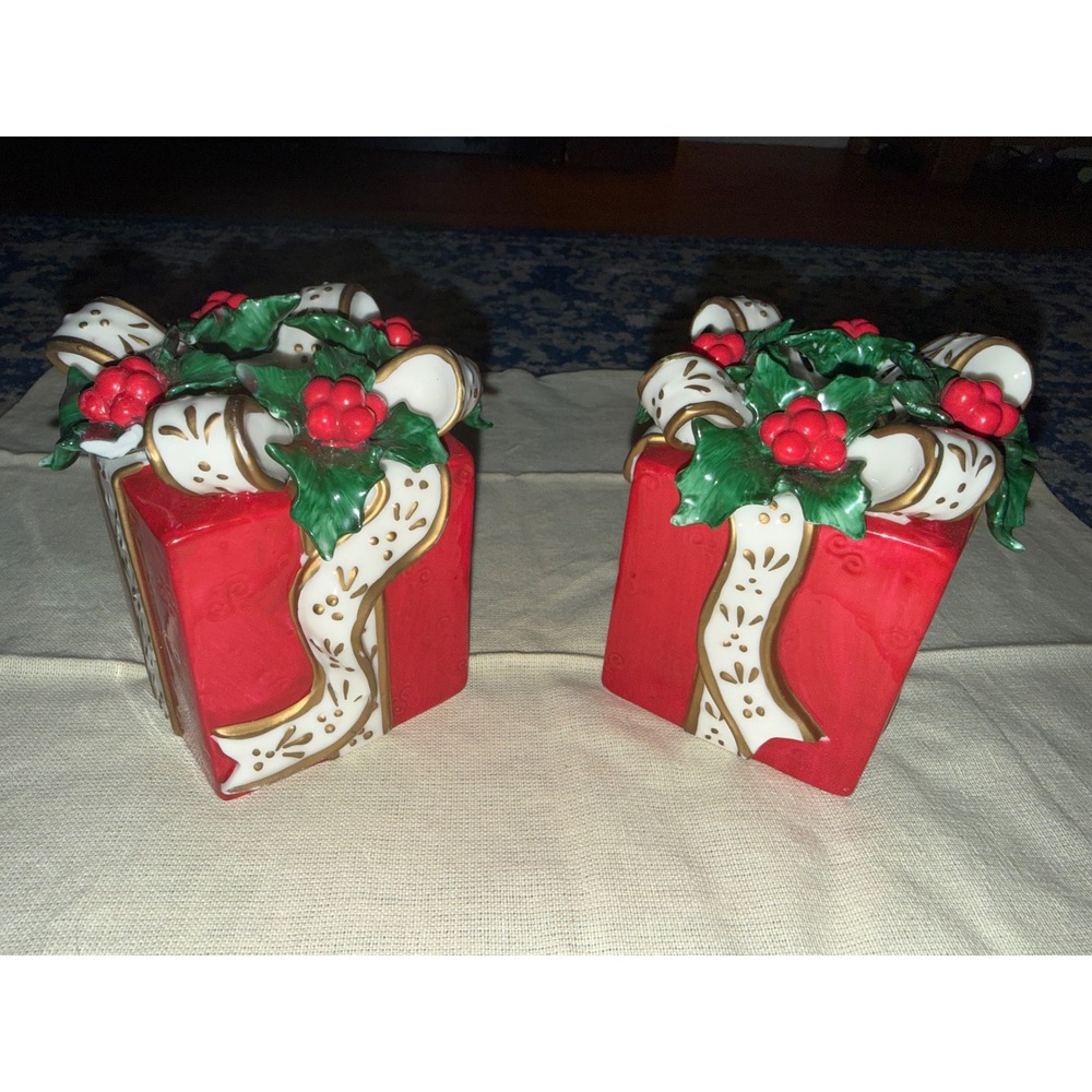 Vintage Avon 2001  Holly and Ribbon Ceramic Taper Candle Holders set of 2